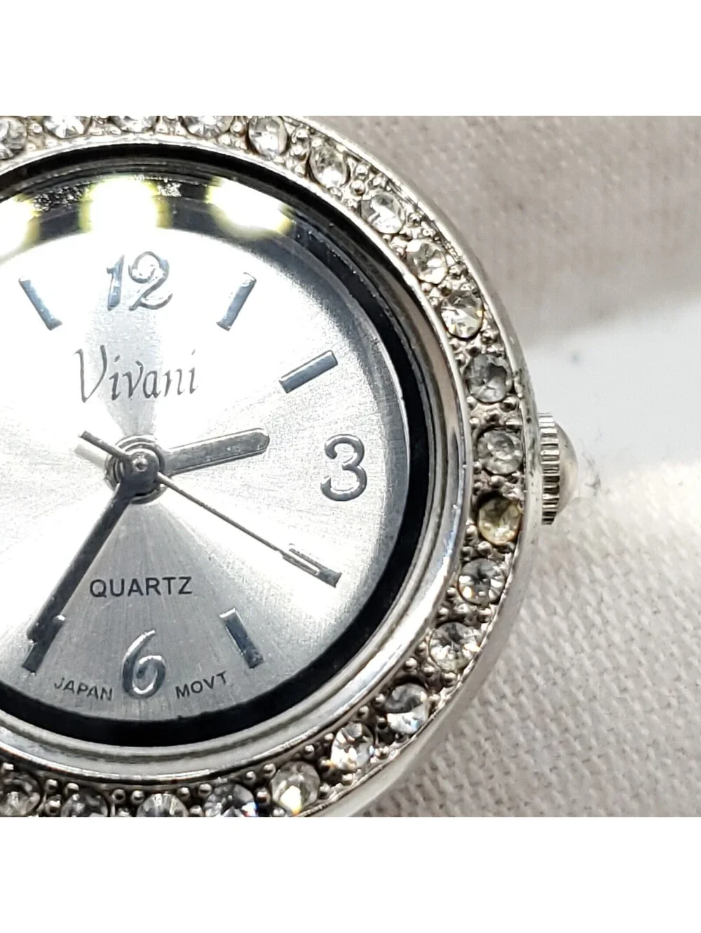 Vivani Rhinestone Quartz Womens Watch 24mm Silver Tone New Battery
